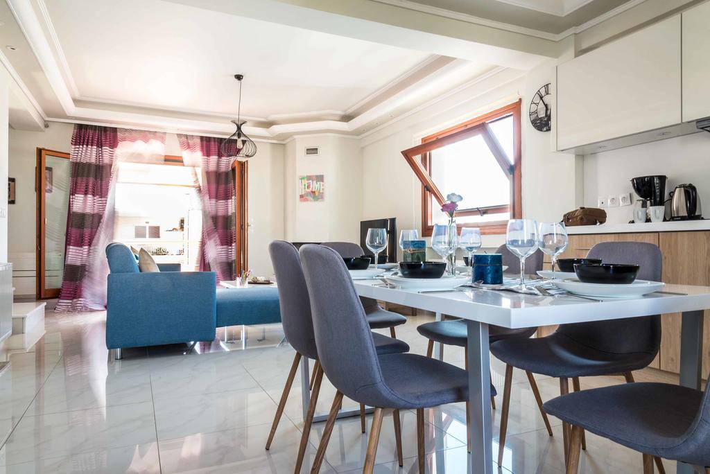 Leo - Unique Glyfada Apartment Athens Luaran gambar
