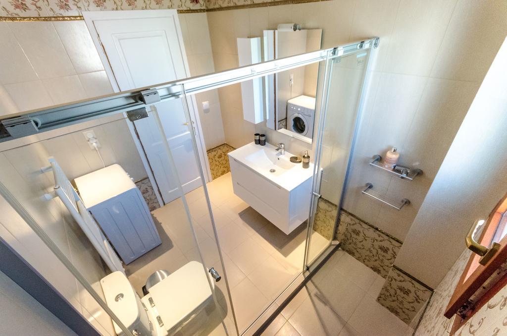 Leo - Unique Glyfada Apartment Athens Luaran gambar